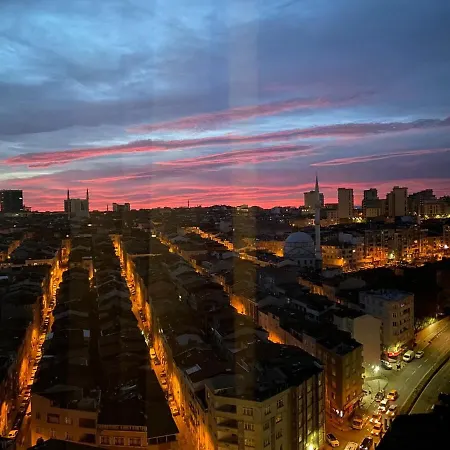 Апартаменты Minimum 100 Nights Welcome To Our Large Duplex Penthouse Comfy Amenities Nearby! *