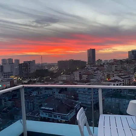 Minimum 100 Nights Welcome To Our Large Duplex Penthouse Comfy Amenities Nearby! Apartamento *
