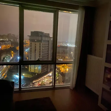 Minimum 100 Nights Welcome To Our Large Duplex Penthouse Comfy Amenities Nearby! Apartamento *